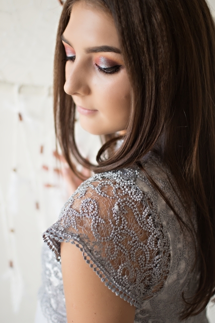 Свадебное платье из шёлка. Силуэт Греческий, Прямое. Цвет Белый / Молочный, Пепельный / Металлик. Вид 4