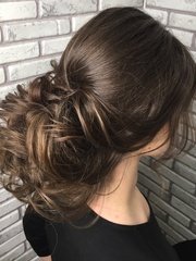 Высокие / Собранные, Локоны / Локоны на один бок, Пучок от Свадебный стилист Татьяна Ежокина 1