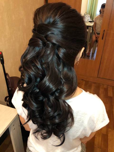 Высокие / Собранные, В греческом стиле, Локоны / Локоны на один бок от  2