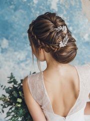 Высокие / Собранные, Коса / Коса-пучок, Пучок, С аксессуарами / Цветами / Фатой от Свадебный стилист-визажист Лидия Большакова 1