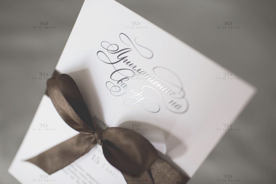 Прямоугольные / Квадратные Свадебное пригласительное Классика с лентой от Студия дизайна и каллиграфии To Be Dream 3