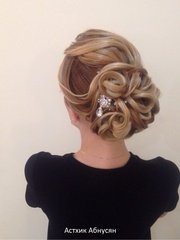 Высокие / Собранные, Локоны / Локоны на один бок, Пучок, С аксессуарами / Цветами / Фатой от Свадебный стилист-визажист Астхик Абнусян 1