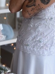 Cвадебное платье с ручной вышивкой. Силуэт А-силуэт. Цвет Белый / Молочный. Вид 2
