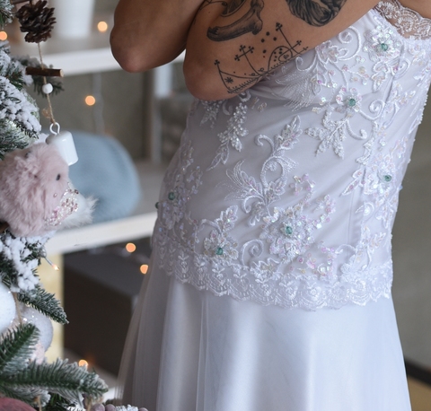 Cвадебное платье с ручной вышивкой. Силуэт А-силуэт. Цвет Белый / Молочный. Вид 2
