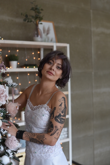 Cвадебное платье с ручной вышивкой. Силуэт А-силуэт. Цвет Белый / Молочный. Вид 3