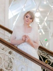 Высокие / Собранные, Пучок, С аксессуарами / Цветами / Фатой от Свадебный стилист-визажист Филиппова Елена 2