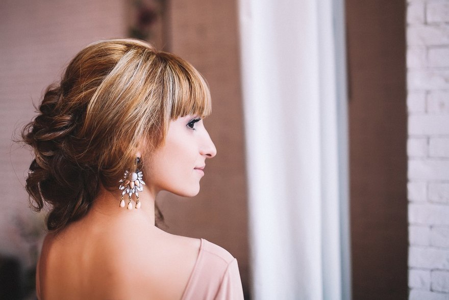 Локоны / Локоны на один бок от Свадебный стилист-визажист Филиппова Елена 3
