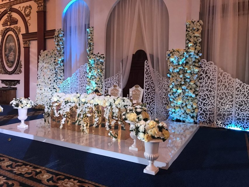 Классика в Ресторан / Банкетный зал от Студия декора и флористики Mazurdecor 8