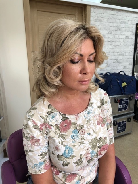 Распущенные, Локоны / Локоны на один бок от Свадебные стилисты ANLY-BEAUTY 3