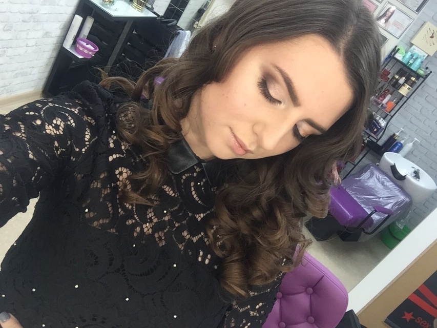 Распущенные, Локоны / Локоны на один бок от Свадебные стилисты ANLY-BEAUTY 2