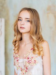 Локоны / Локоны на один бок, Распущенные от Свадебный стилист-визажист Алёна Рей 1