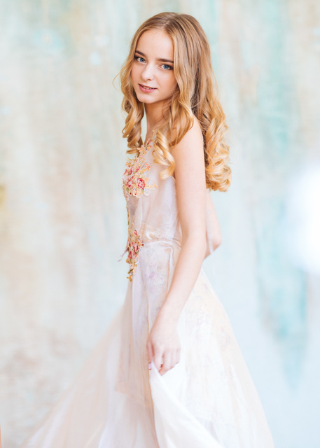 Распущенные, Локоны / Локоны на один бок от Свадебный стилист-визажист Алёна Рей 3