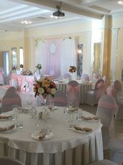 Столы и стулья гостей / Банкет в Классика от Студия декора и флористики Империя Счастья 1
