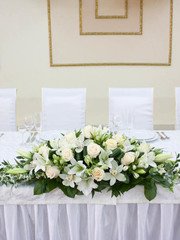 Президиум / Стол молодоженов в Классика от Студия декора и флористики Империя Счастья 1