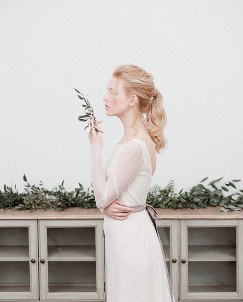 Высокие / Собранные, С плетением от Свадебный стилист Аманова Ольга 3