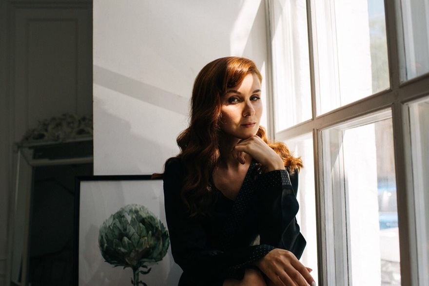 Распущенные, Волны, Локоны / Локоны на один бок от Свадебный стилист Аманова Ольга 3