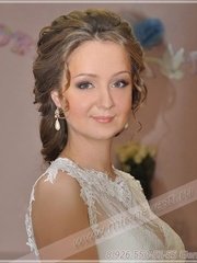 В греческом стиле, Высокие / Собранные, С аксессуарами / Цветами / Фатой, С плетением от Свадебный стилист-визажист Елена Плетнер 1