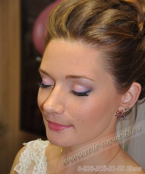 Высокие / Собранные, С аксессуарами / Цветами / Фатой, Пучок от Свадебный стилист-визажист Елена Плетнер 2