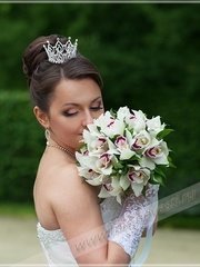 Высокие / Собранные, Пучок, С аксессуарами / Цветами / Фатой от Свадебный стилист-визажист Елена Плетнер 1