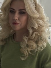 Локоны / Локоны на один бок, Распущенные, С аксессуарами / Цветами / Фатой от Свадебный стилист-визажист Арменуи Шатверян 2