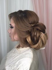 Высокие / Собранные, Локоны / Локоны на один бок, Пучок от Свадебный стилист-визажист Арменуи Шатверян 1