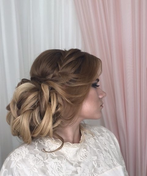 Высокие / Собранные, Пучок, Локоны / Локоны на один бок от Свадебный стилист-визажист Арменуи Шатверян 2
