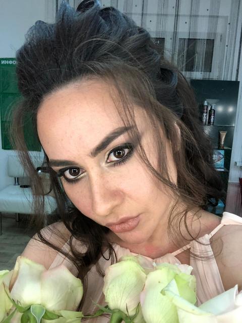 Высокие / Собранные, В греческом стиле, Локоны / Локоны на один бок от Свадебный стилист-визажист Арменуи Шатверян 4