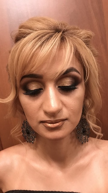 Высокие / Собранные, С аксессуарами / Цветами / Фатой, Пучок от Свадебный стилист-визажист Арменуи Шатверян 4