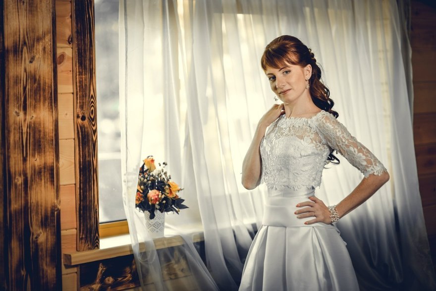 Высокие / Собранные, В греческом стиле, Локоны / Локоны на один бок от Свадебный стилист Наталья Алифанова 2