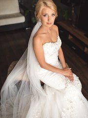 Высокие / Собранные, Пучок, С аксессуарами / Цветами / Фатой от Свадебный стилист Наталья Алифанова 1