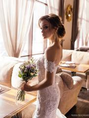 Высокие / Собранные, Локоны / Локоны на один бок, Пучок от Свадебный стилист Наталья Алифанова 1