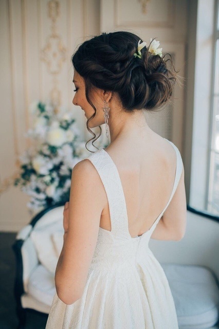 Высокие / Собранные, Пучок, Локоны / Локоны на один бок от Свадебный стилист Наталья Сильвер 3