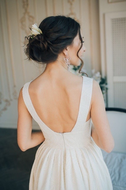 Высокие / Собранные, Пучок, Локоны / Локоны на один бок от Свадебный стилист Наталья Сильвер 4