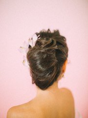 Высокие / Собранные, Пучок, С аксессуарами / Цветами / Фатой от Свадебный стилист Наталья Сильвер 2