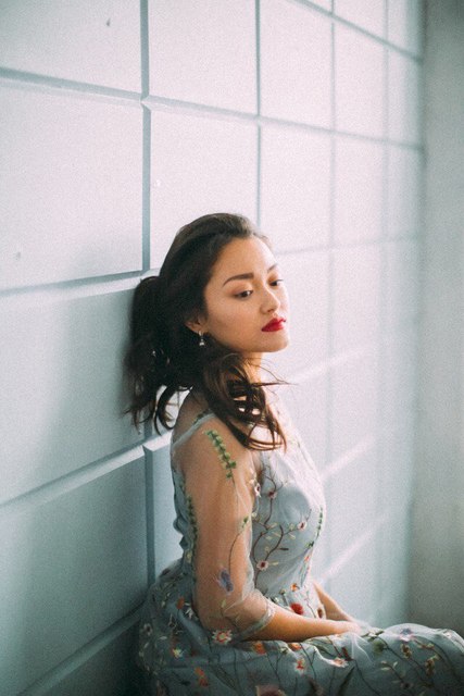 Высокие / Собранные, Локоны / Локоны на один бок от Свадебный стилист Наталья Сильвер 2