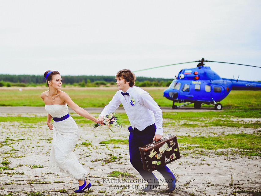 Высокие / Собранные, С аксессуарами / Цветами / Фатой, Пучок от Свадебный стилист Катерина Грищенко 2