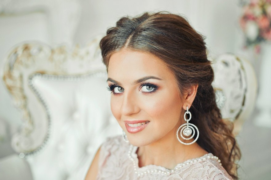 Локоны / Локоны на один бок от Свадебный стилист-визажист Евгения Ващенко 2