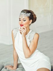 Высокие / Собранные, Пучок, С аксессуарами / Цветами / Фатой от Свадебный стилист-визажист Евгения Ващенко 1