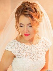 Высокие / Собранные, С аксессуарами / Цветами / Фатой от Свадебный стилист-визажист Евгения Ващенко 2