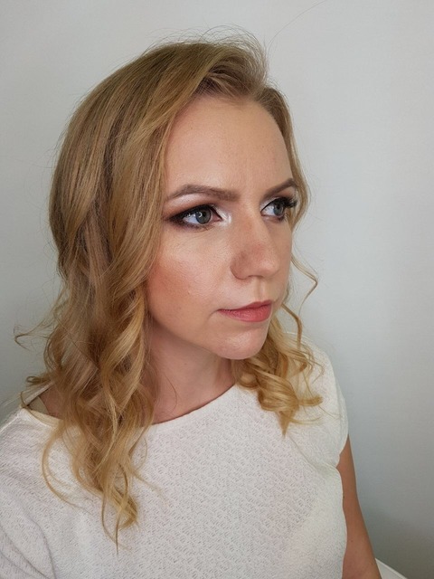 Распущенные, Локоны / Локоны на один бок от Свадебные стилисты ANLY-BEAUTY 4