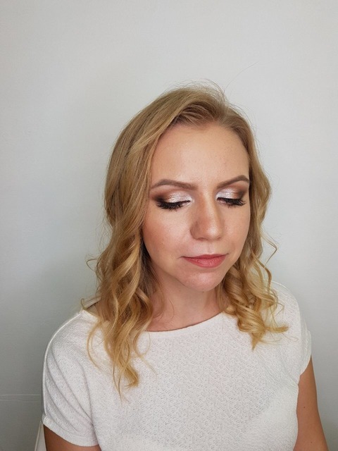 Распущенные, Локоны / Локоны на один бок от Свадебные стилисты ANLY-BEAUTY 6