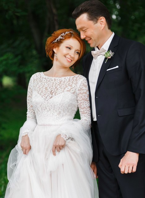 С аксессуарами / Цветами / Фатой от Свадебный стилист-визажист Евгения Ващенко 3