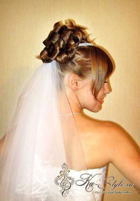 Высокие / Собранные, С аксессуарами / Цветами / Фатой от Свадебный стиль от Елены Катасоновой 2