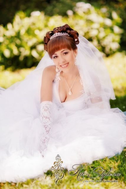 Высокие / Собранные, С аксессуарами / Цветами / Фатой от Свадебный стиль от Елены Катасоновой 2