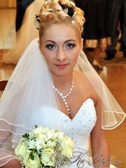 Высокие / Собранные, С аксессуарами / Цветами / Фатой от  1