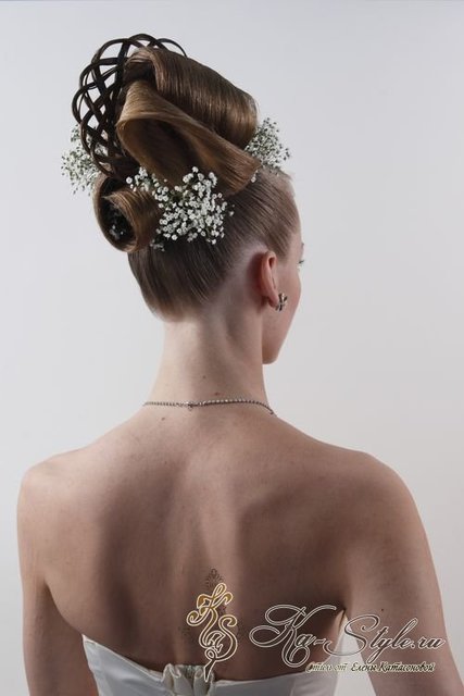 Высокие / Собранные, С аксессуарами / Цветами / Фатой, С плетением от Свадебный стиль от Елены Катасоновой 2