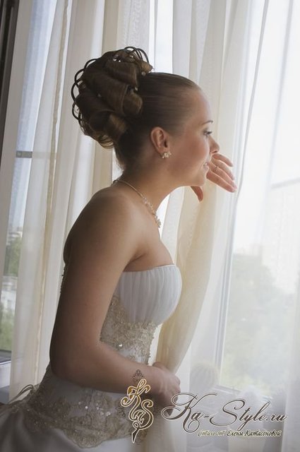 Высокие / Собранные, С аксессуарами / Цветами / Фатой от Свадебный стиль от Елены Катасоновой 2