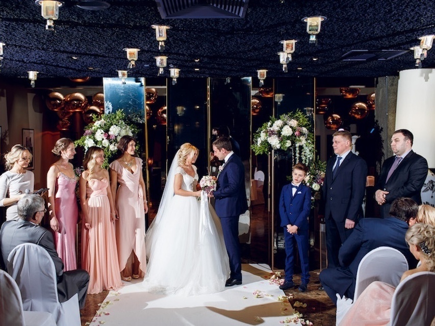 Классика, Тематический в Выездная регистрация, Ресторан / Банкетный зал от  3