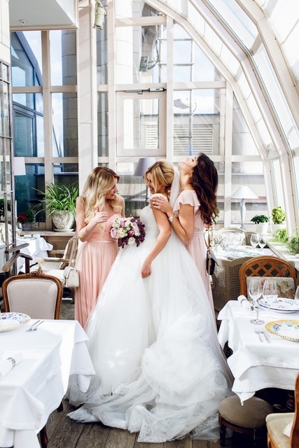 Классика, Тематический в Выездная регистрация, Ресторан / Банкетный зал от  10