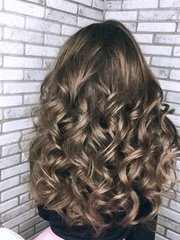 Локоны / Локоны на один бок, Распущенные от Свадебный стилист Кристина Тюпаева 1